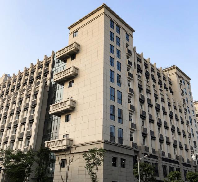 真石漆罩光面漆泛白怎么辦？